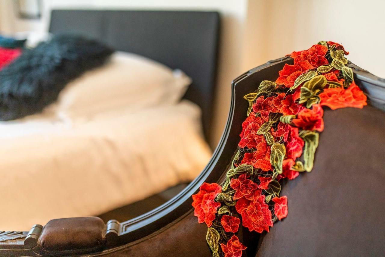 Barefoodgiulia Hotel Hasselt Bagian luar foto